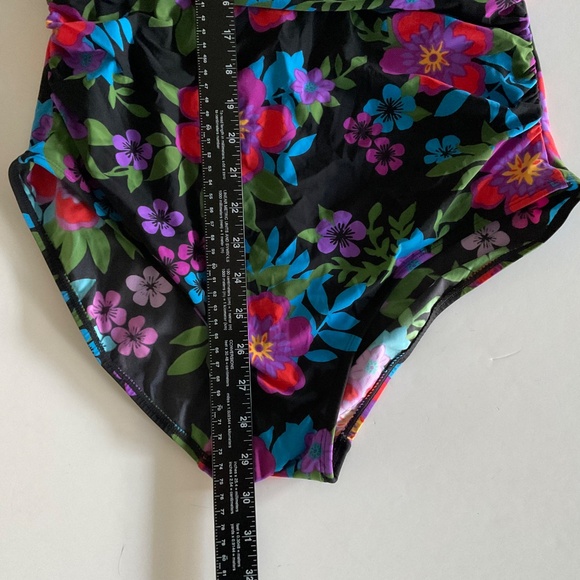 L.L.Bean Sunblocking Slimming One Piece Swimsuit Sz 16 Floral UPF 40+Cruise Chic - Picture 4 of 9